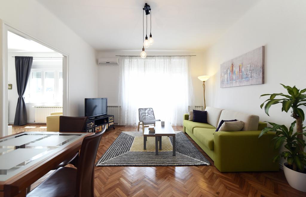 Apartment Sunny ซาเกร็บ ภายนอก รูปภาพ