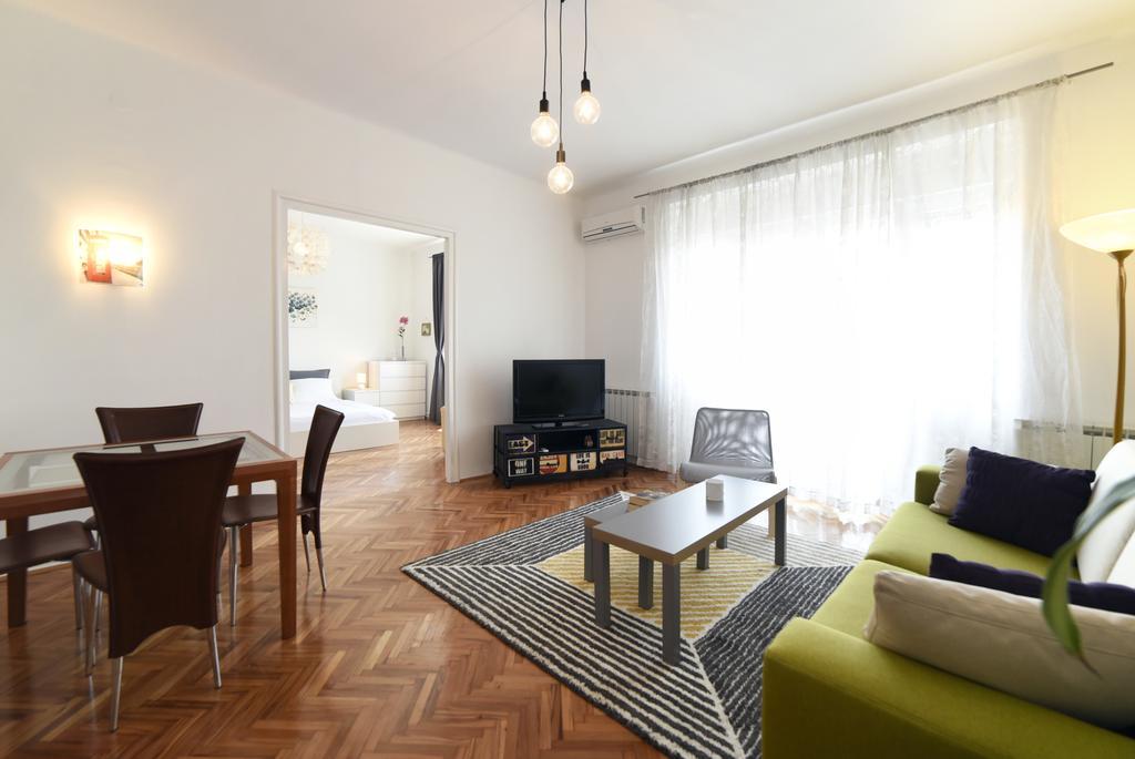 Apartment Sunny ซาเกร็บ ภายนอก รูปภาพ